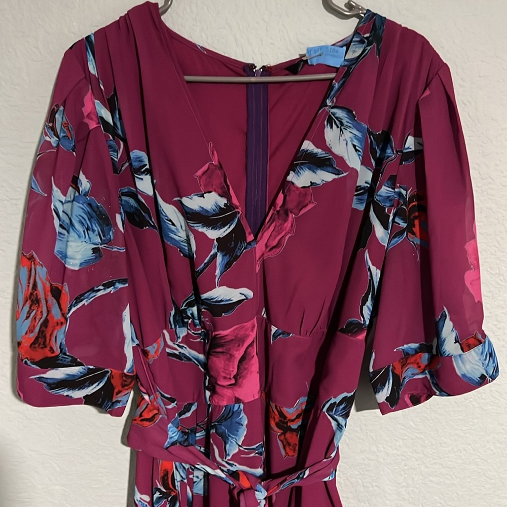 Stunning Long Formal Dress - Picture 2 of 3